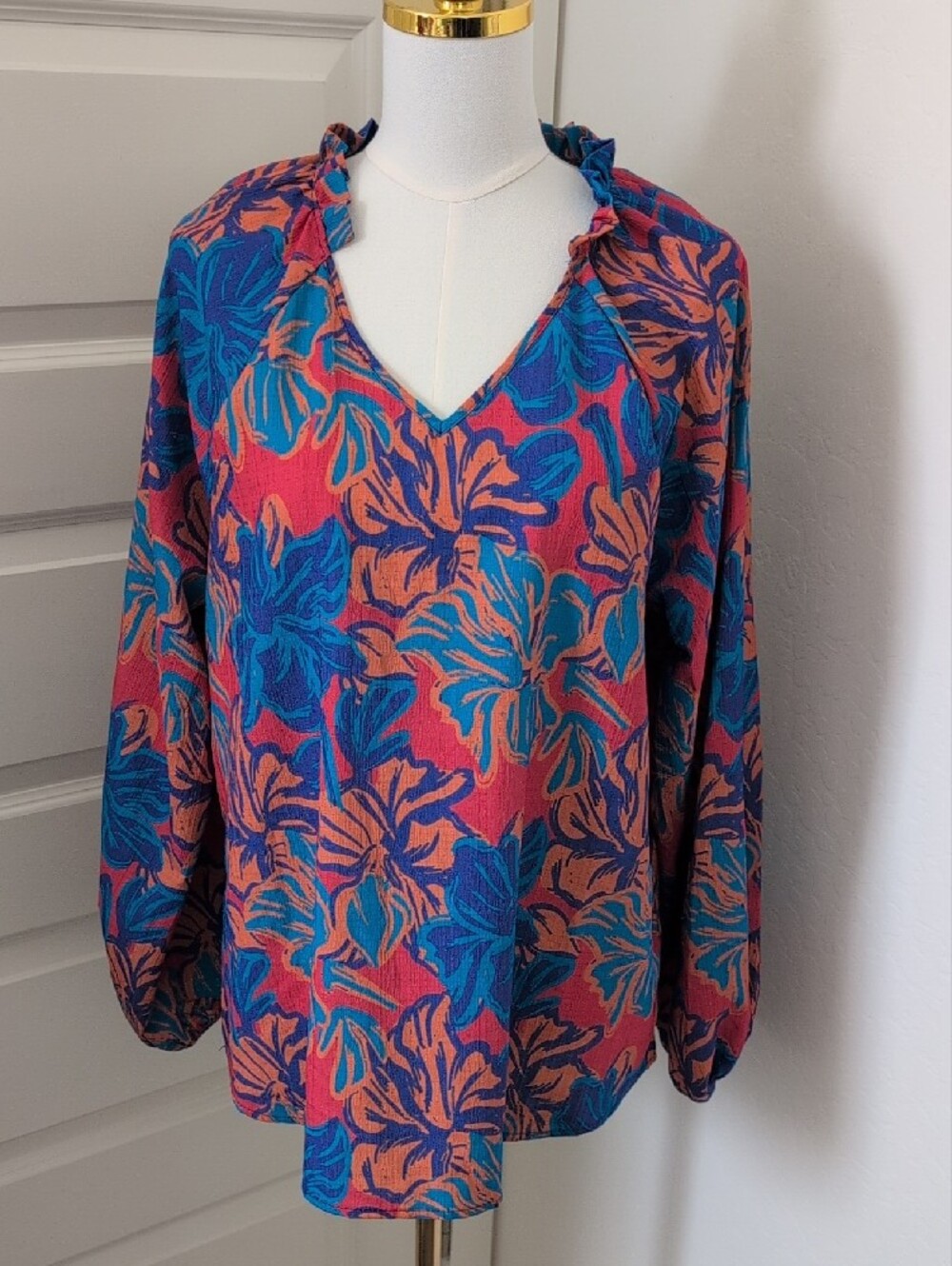 FANTASTIC FAWN Ruffle Neck Blouse Floral Long Sleeve in Coral and Blue Size L